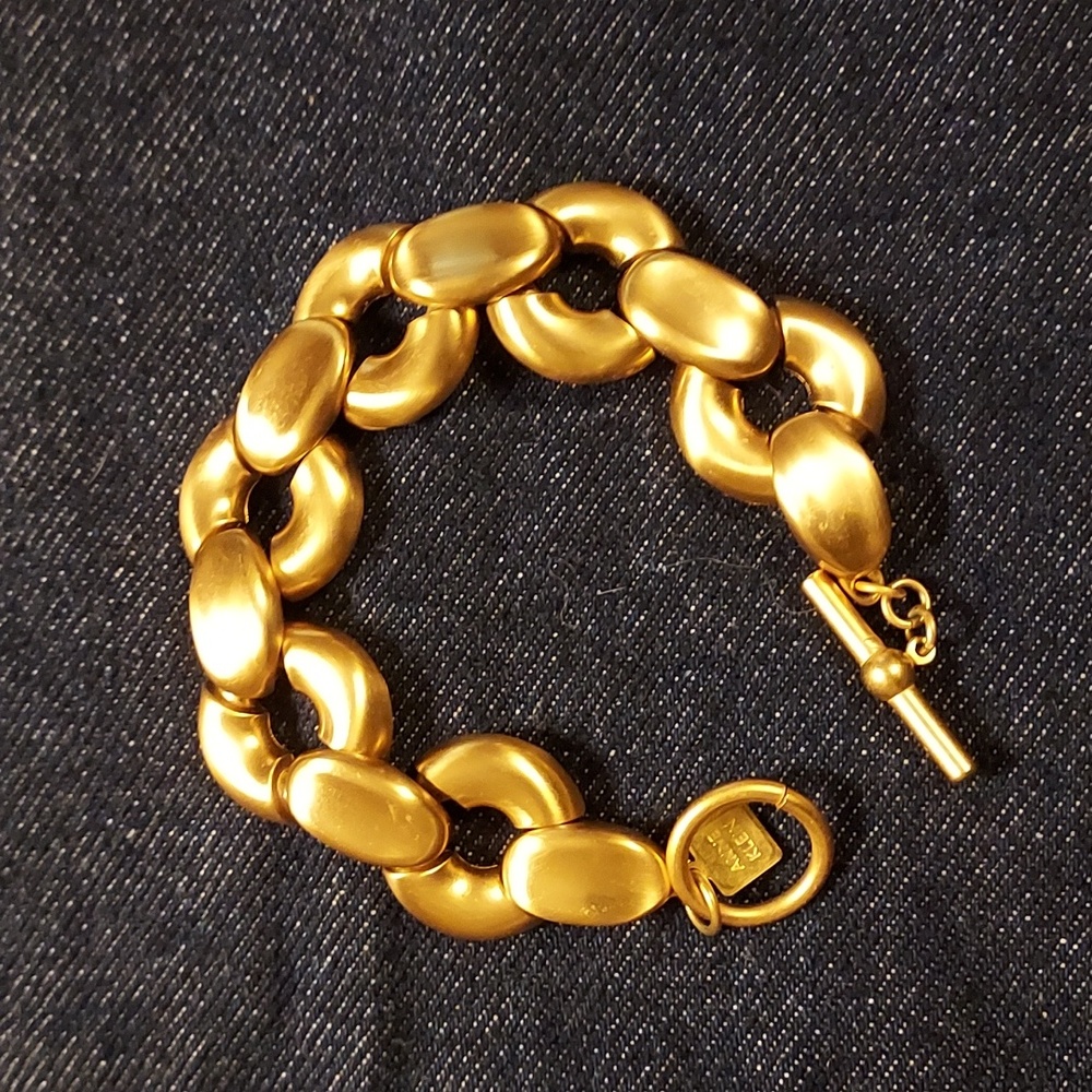 Vintage Anne Klein gold tone chain toggle bracelet